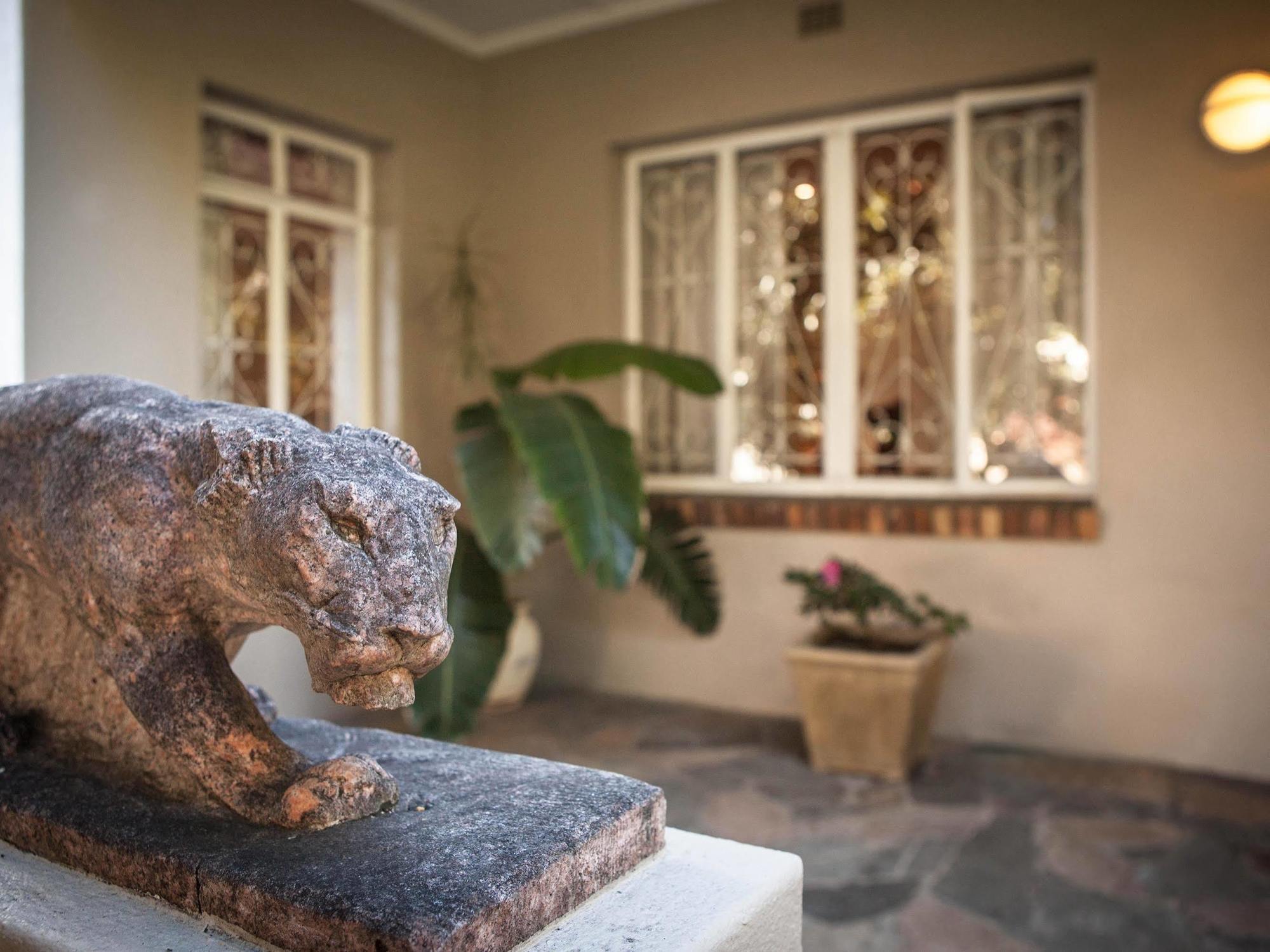 The Lions Guest House Fokváros Kültér fotó